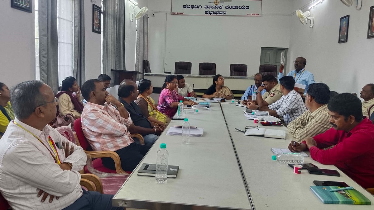 ಕಲಘಟಗಿ | ಅಂಬೇಡ್ಕರ್ ಮೂರ್ತಿ ಪ್ರತಿಷ್ಠಾಪಿಸಿ 