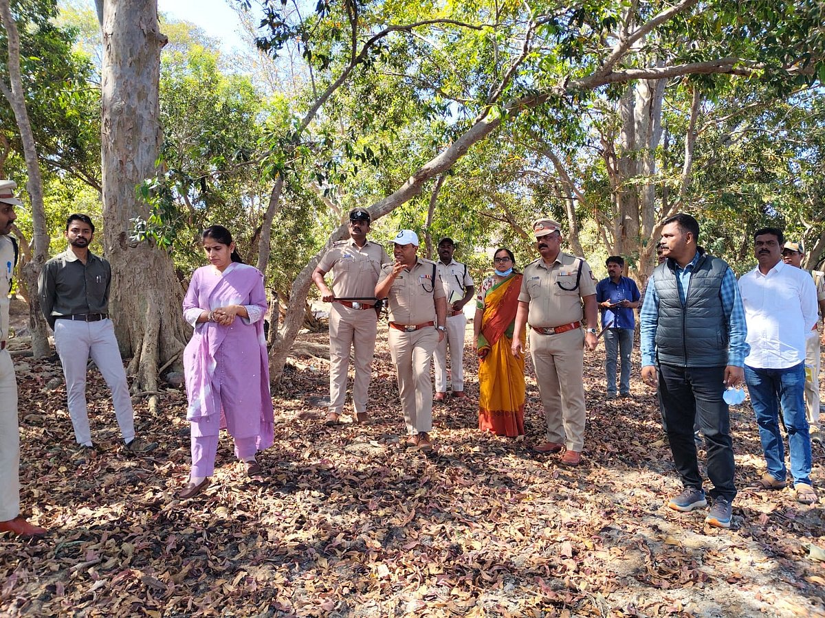 ಹನೂರು | ಕಾಲ್ನಡಿಗೆಯಲ್ಲಿ ಬರುವ ಭಕ್ತರಿಗೆ ರಕ್ಷಣೆ