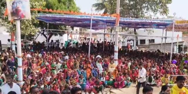 ವಡಗೇರಾ ಪಟ್ಟಣದ ಅಂಬಾಮಹೇಶ್ವರಿ ದೇವಸ್ಥಾನ ಲೋಕಾರ್ಪಣೆ ಅಂಗವಾಗಿ ಹದಿನೈದು ನೂರು (1500) ಮುತ್ತೈದೆಯರಿಗೆ ಉಡಿ ತುಂಬಲಾಯಿತು