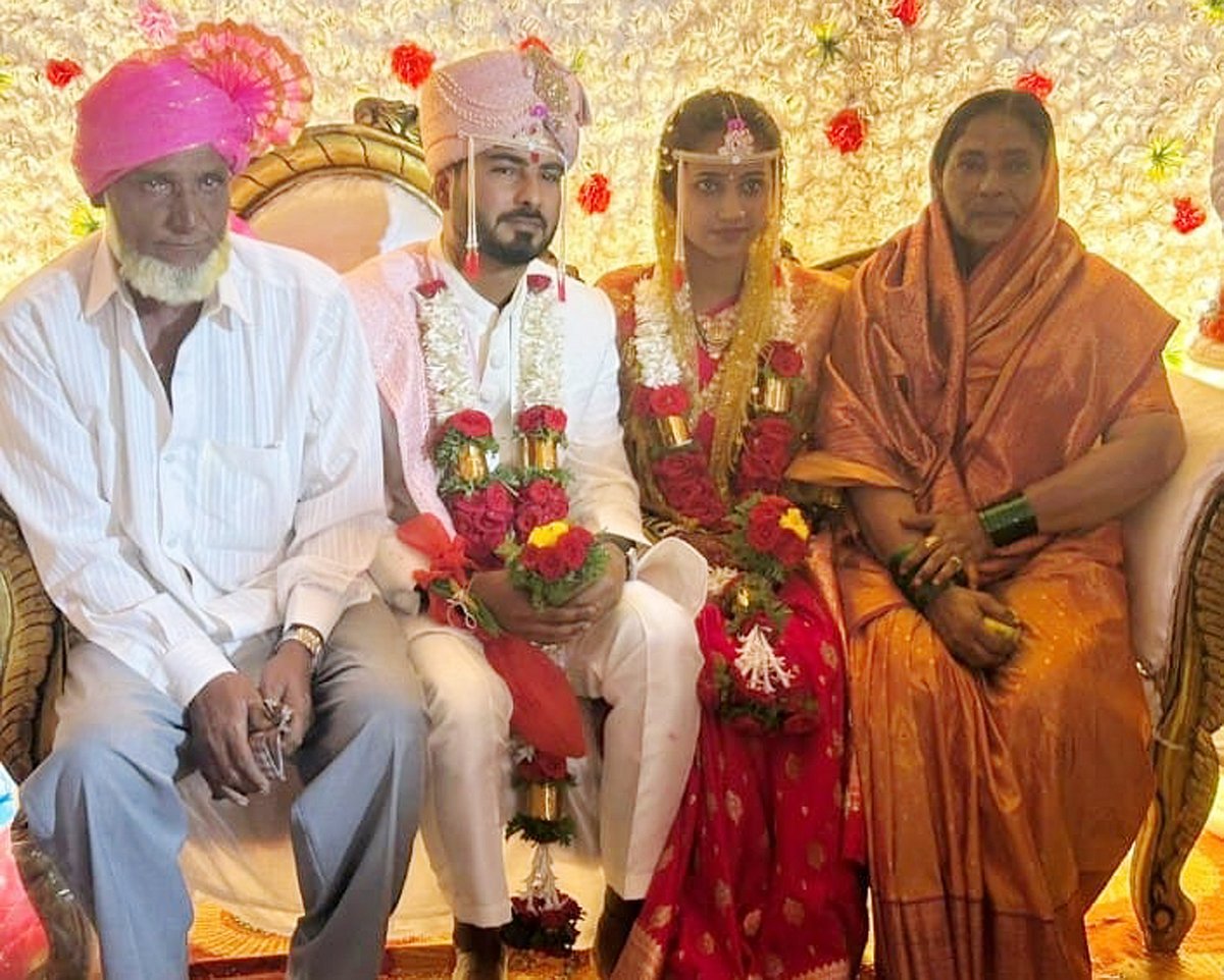 ಭಾವೈಕ್ಯದ ಮದುವೆ: ಹಿಂದೂ ಹುಡುಗನಿಗೆ ಆಸರೆಯಾದ ಮುಸ್ಲಿಂ ದಂಪತಿ