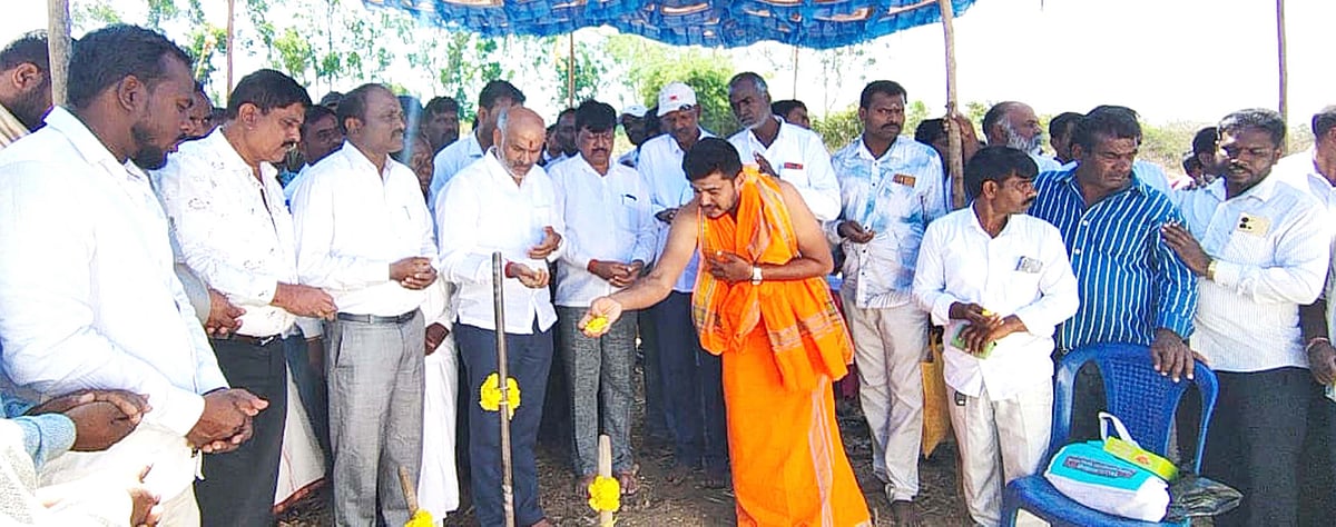 ಸಿದ್ಧರಾಮೇಶ್ವರ ಭೋವಿ ಸಮುದಾಯ ಭವನ ಕಾಮಗಾರಿಗೆ ಶಾಸಕ ಎಚ್.ಕೆ.ಸುರೇಶ್ ಭೂಮಿ ಪೂಜೆ