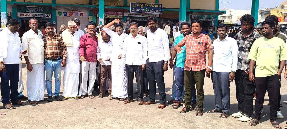 ಮೊಳಕಾಲ್ಮುರು | ಯೋಗೀಶ್ ಮುಂದುವರಿಕೆ; ಕಾರ್ಯಕರ್ತರ ವಿಜಯೋತ್ಸವ