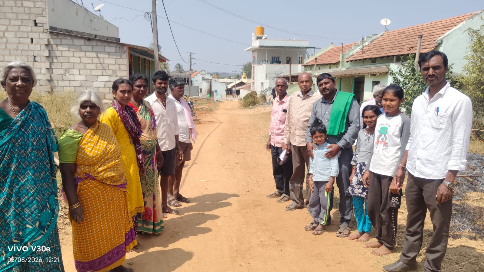 ಮೂಲಭೂತ ಸೌಕರ್ಯಕ್ಕೆ ಒತ್ತಾಯ ಮಾಡುತ್ತಿರುವ ಕೃಷ್ಣಭೋವಿ ದೊಡ್ಡಿ ಗ್ರಾಮಸ್ಥರು