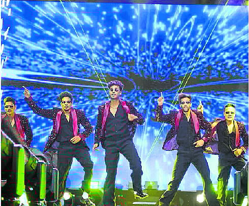 ರಾಯಚೂರು | ಶೋತೃಗಳ ಮನತಣಿಸಿದ ವಿಜಯ ಪ್ರಕಾಶ್