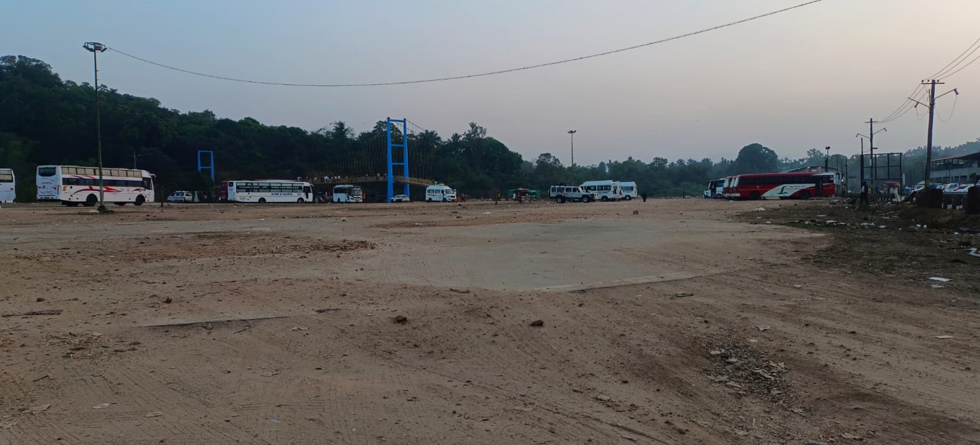 ಶೃಂಗೇರಿಯ ಪ್ರವಾಸಿ ವಾಹನ ನಿಲುಗಡೆ ತಾಣ ಖಾಲಿ ಇರುವುದು