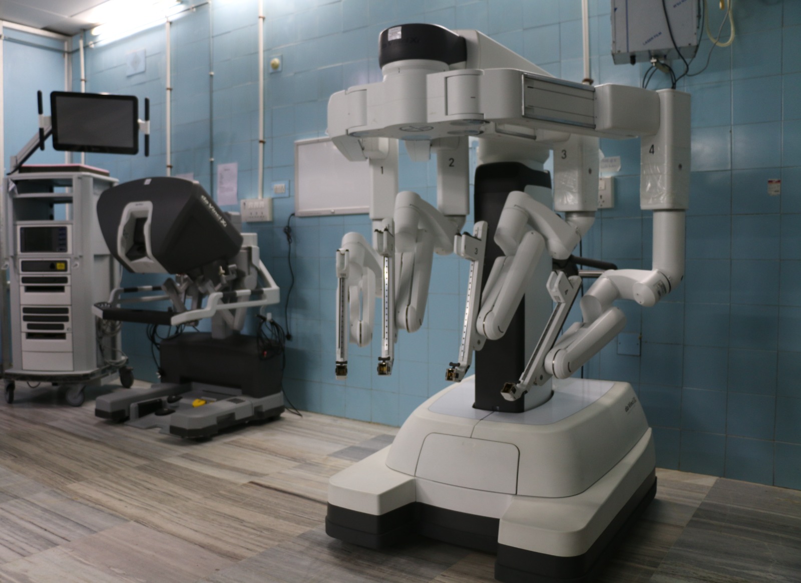 ಸಂಸ್ಥೆಯಲ್ಲಿರುವ ಡಾ.ವಿನ್ಸಿ ರೊಬೊಟಿಕ್ ಯಂತ್ರ