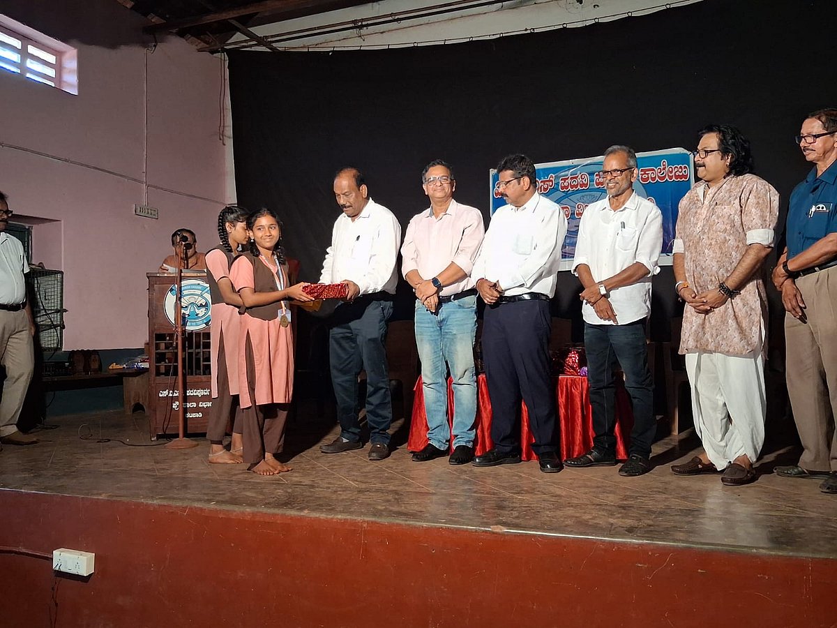 ಕಟಪಾಡಿಯ ಎಸ್‌ವಿಎಸ್ ಪದವಿ ಪೂರ್ವ ಕಾಲೇಜಿನ ವಿದ್ಯಾರ್ಥಿಗಳಿಗೆ ಆಶುಭಾಷಣ ಸ್ಪರ್ಧೆ