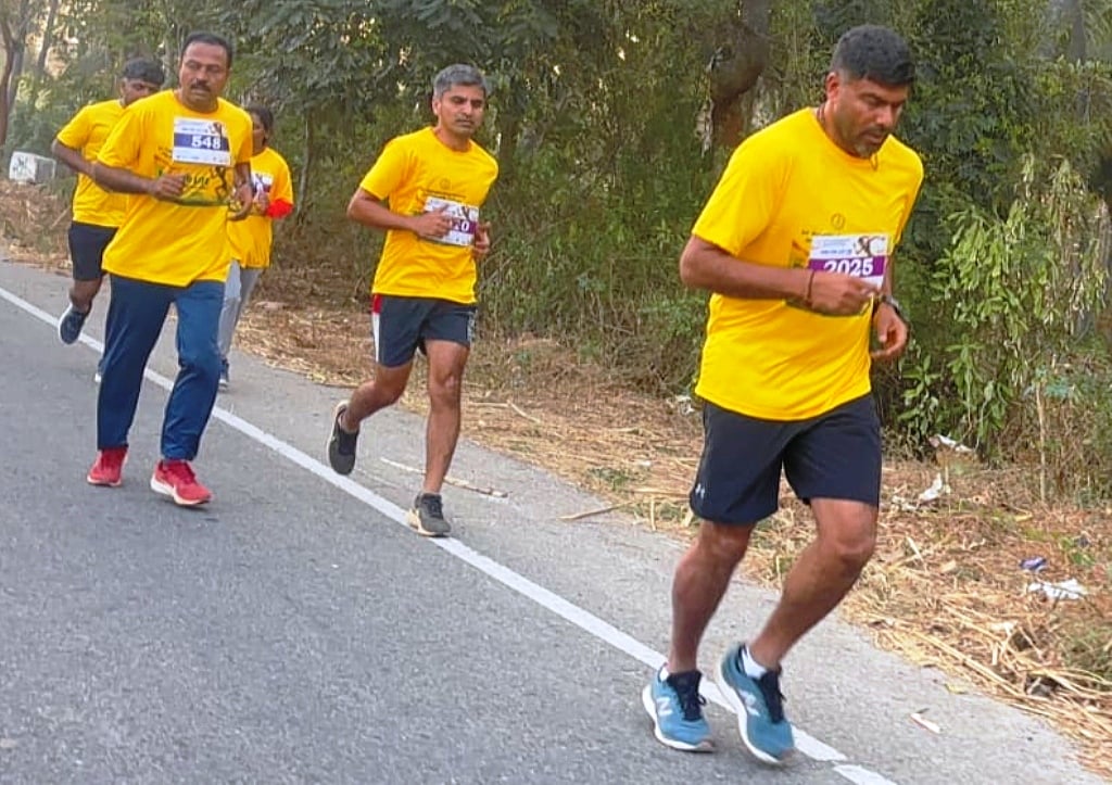 ಪಾಂಡವಪುರ: ಕ್ಯಾನ್ಸರ್ ಅರಿವಿಗಾಗಿ ಓಟದಲ್ಲಿ ಭಾಗಿಯಾದ ಶಾಸಕ ದರ್ಶನ್ ಪುಟ್ಟಣ್ಣಯ್ಯ