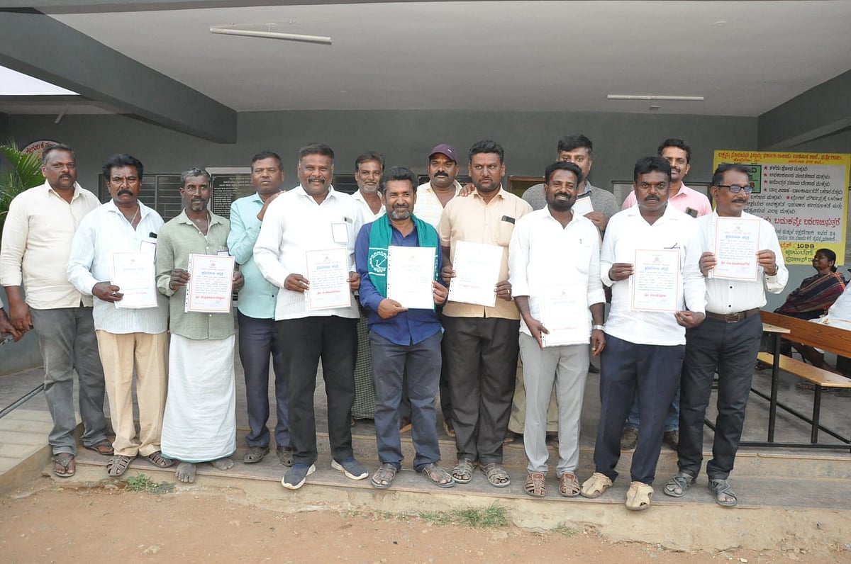 ಕೊಳ್ಳೇಗಾಲ| ಪ್ರಾಥಮಿಕ ಕೃಷಿ ಪತ್ತಿನ ಸಹಕಾರ ಸಂಘಕ್ಕೆ 12 ಮಂದಿ ಆಯ್ಕೆ