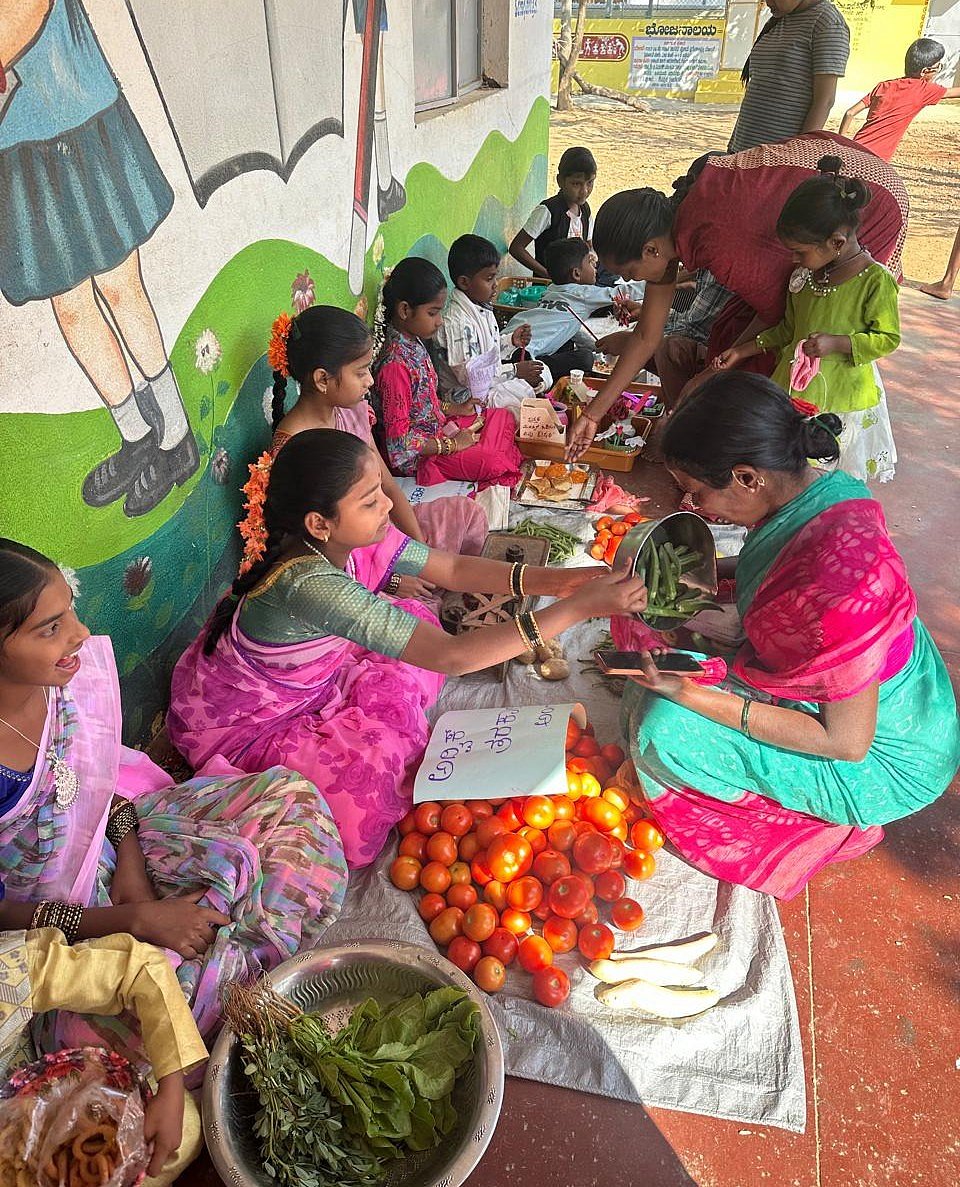 ಶಿವಪುರ: ಗಮನ ಸೆಳೆದ ಮಕ್ಕಳ ಸಂತೆ