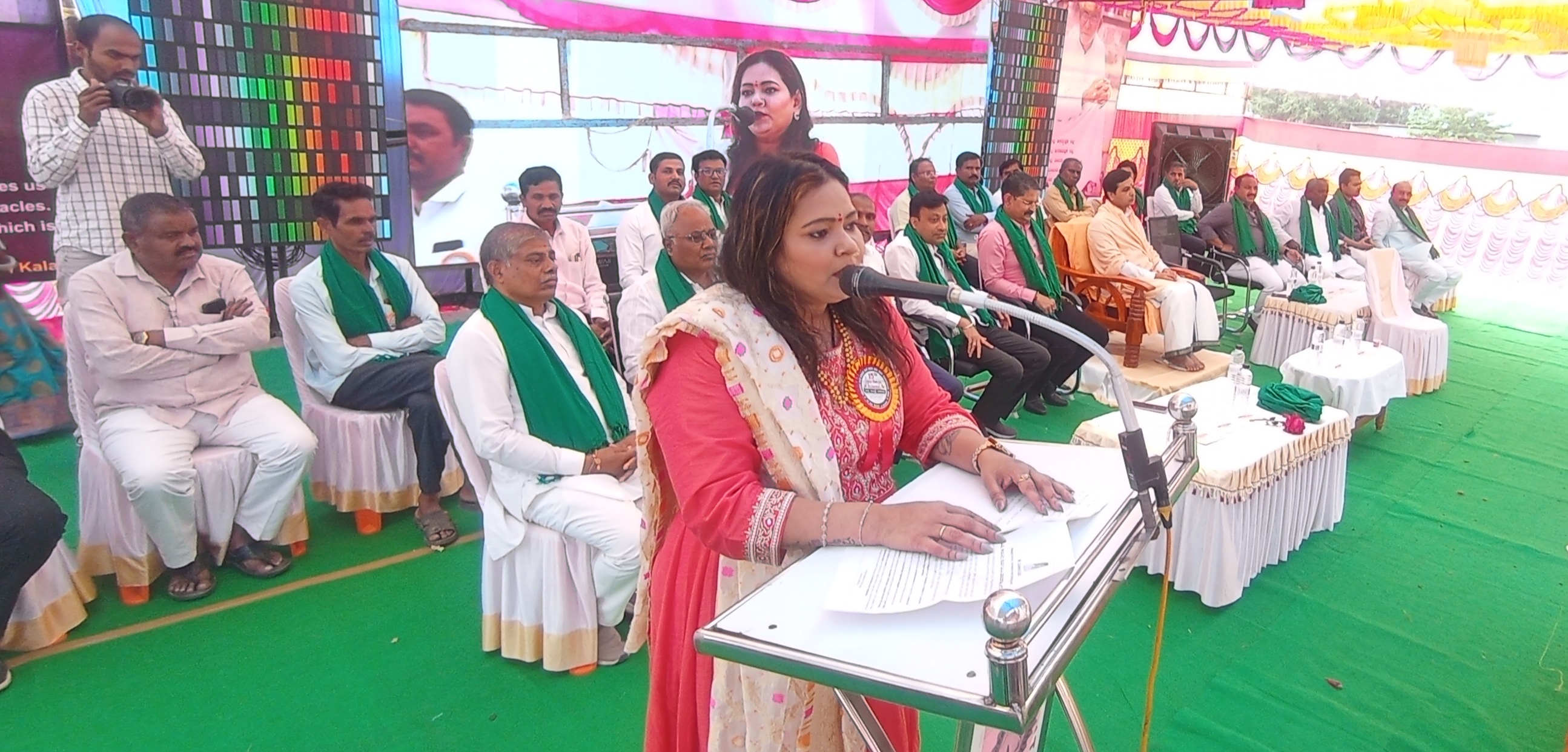 ಹೊರ್ತಿಯ ವಿಜಯಪುರ- ಸೋಲಾಪುರ ಎನ್ ಎಚ್ -52 ರ ದೇಗಿನಾಳ ಕ್ರಾಸ್ ನ ಬಳಿ ಇರುವ ಸರ್ವೋದಯ ಇಂಗ್ಲಿಷ್ ಮಾಧ್ಯಮ ಹಾಗೂ ಪ.ಪೂ ಮಹಾವಿದ್ಯಾಲಯ 15ನೇ ವಾರ್ಷಿಕೋತ್ಸವವನ್ನು ಭಾನುವಾರ ಲೇಖಕಿ ಭಾವನಾ ಬೆಳಗೆರೆ ಉದ್ಘಾಟಿಸಿ ಮಾತನಾಡಿದರು.