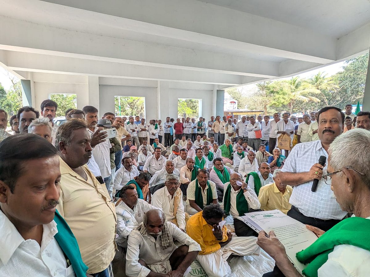 ತಿಪಟೂರು: ತೆಂಗು ಸಂಶೋಧನಾ ಕೇಂದ್ರ, ಭೂ ದಾಖಲೆ ಸರಳೀಕರಣಕ್ಕೆ ಒತ್ತಾಯ