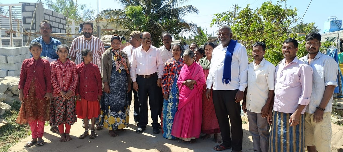 ಹುಣಸೂರು: ದೊಂಬರ ಕಾಲೊನಿ ಅಭಿವೃದ್ಧಿಗೆ ದಸಂಸ ಮನವಿ