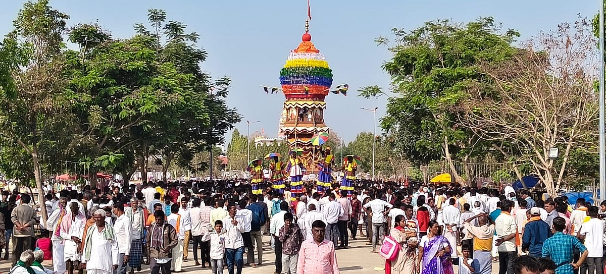 ರಾಜನಹಳ್ಳಿಯ ವಾಲ್ಮೀಕಿ ಗುರುಪೀಠ: ಭವ್ಯವಾಗಿ ನೆರವೇರಿದ ವಾಲ್ಮೀಕಿ ರಥೋತ್ಸವ