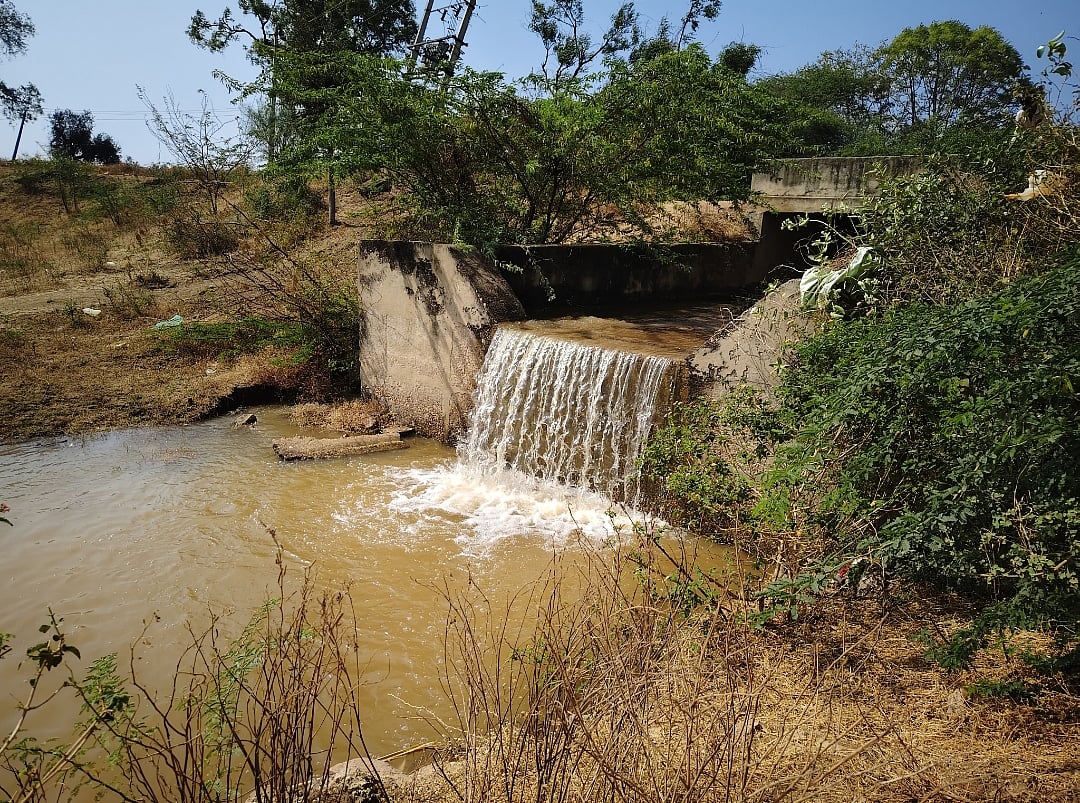 
ರೋಣ: ಕೆರೆ ತುಂಬಿಸುವ ಯೋಜನೆಯಿಂದ ನೀಗಿದ ಜಲಬವಣೆ