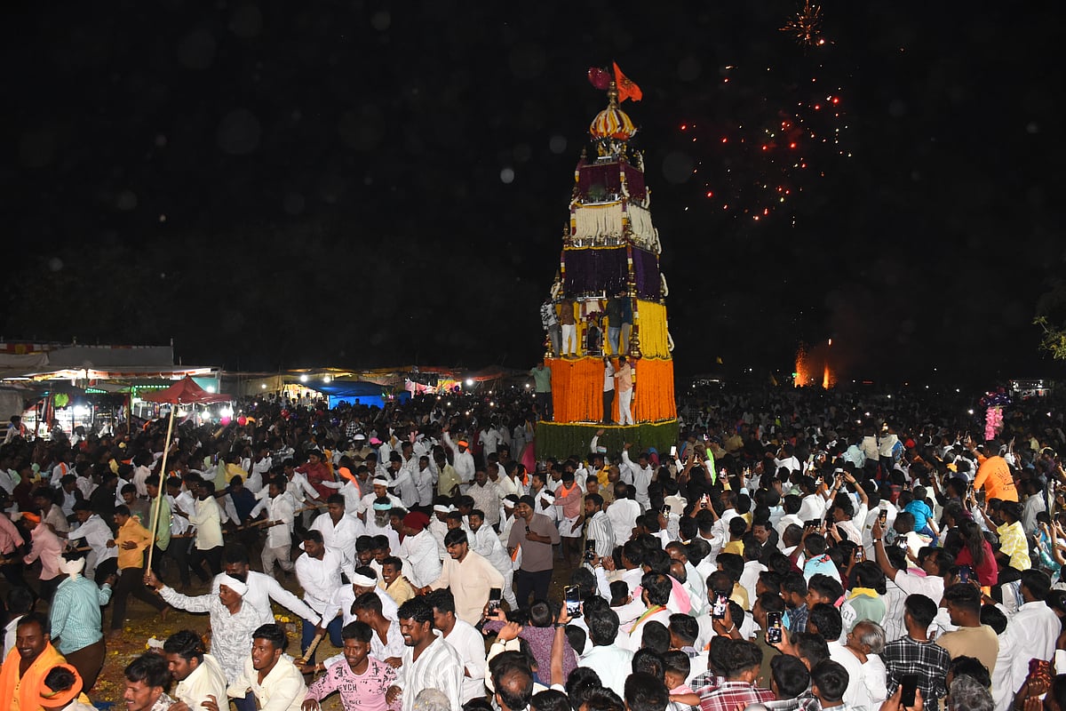 ಶಾಂತಶಿವಯೋಗಿಗಳ ಅದ್ದೂರಿ ರಥೋತ್ಸವ