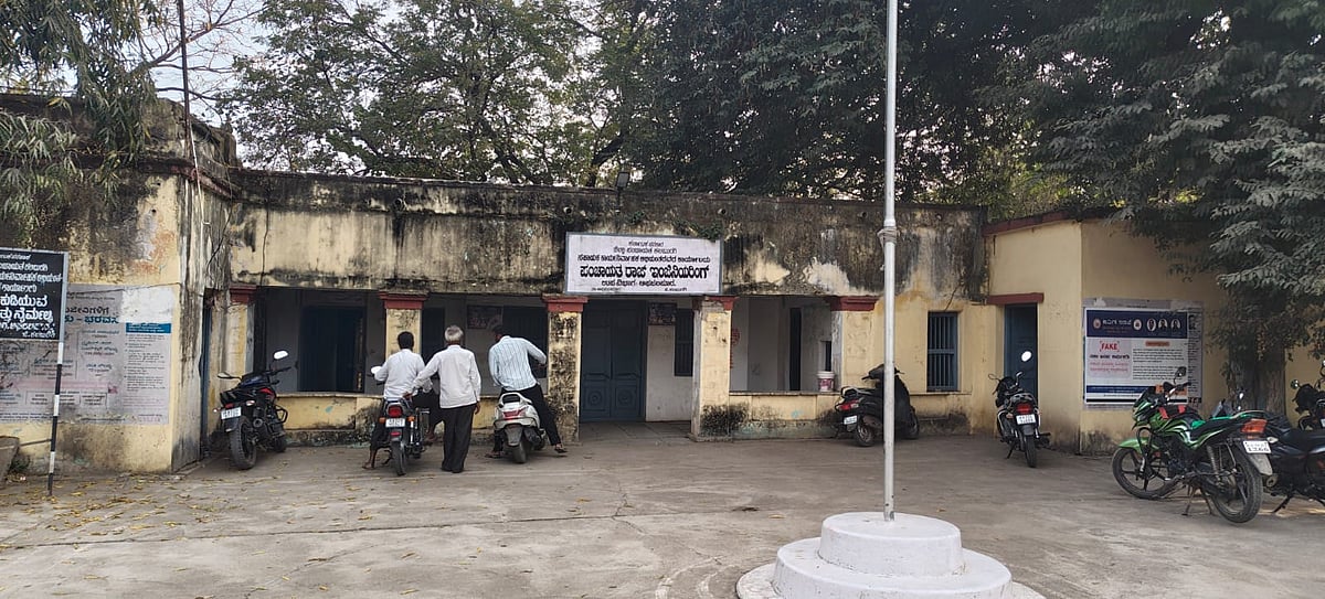 ಸಿಬ್ಬಂದಿ ಕೊರತೆ; ಬಿಕೋ ಎನ್ನುತ್ತಿದೆ  ಪಂಚಾಯತ್‌ರಾಜ್‌ ಇಲಾಖೆ 