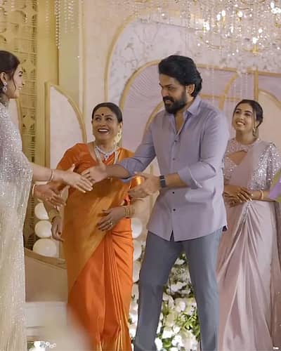 ಶರಣ್ಯಾ ಪೊನ್ವಣ್ಣನ್  ಪುತ್ರಿಯ ಆರತಕ್ಷತೆಯಲ್ಲಿ ನಟ ಕಾರ್ತಿ ಅವರು ಭಾಗಿಯಾಗಿ ಶುಭಾಶಯ ತಿಳಿಸಿದ್ದಾರೆ.