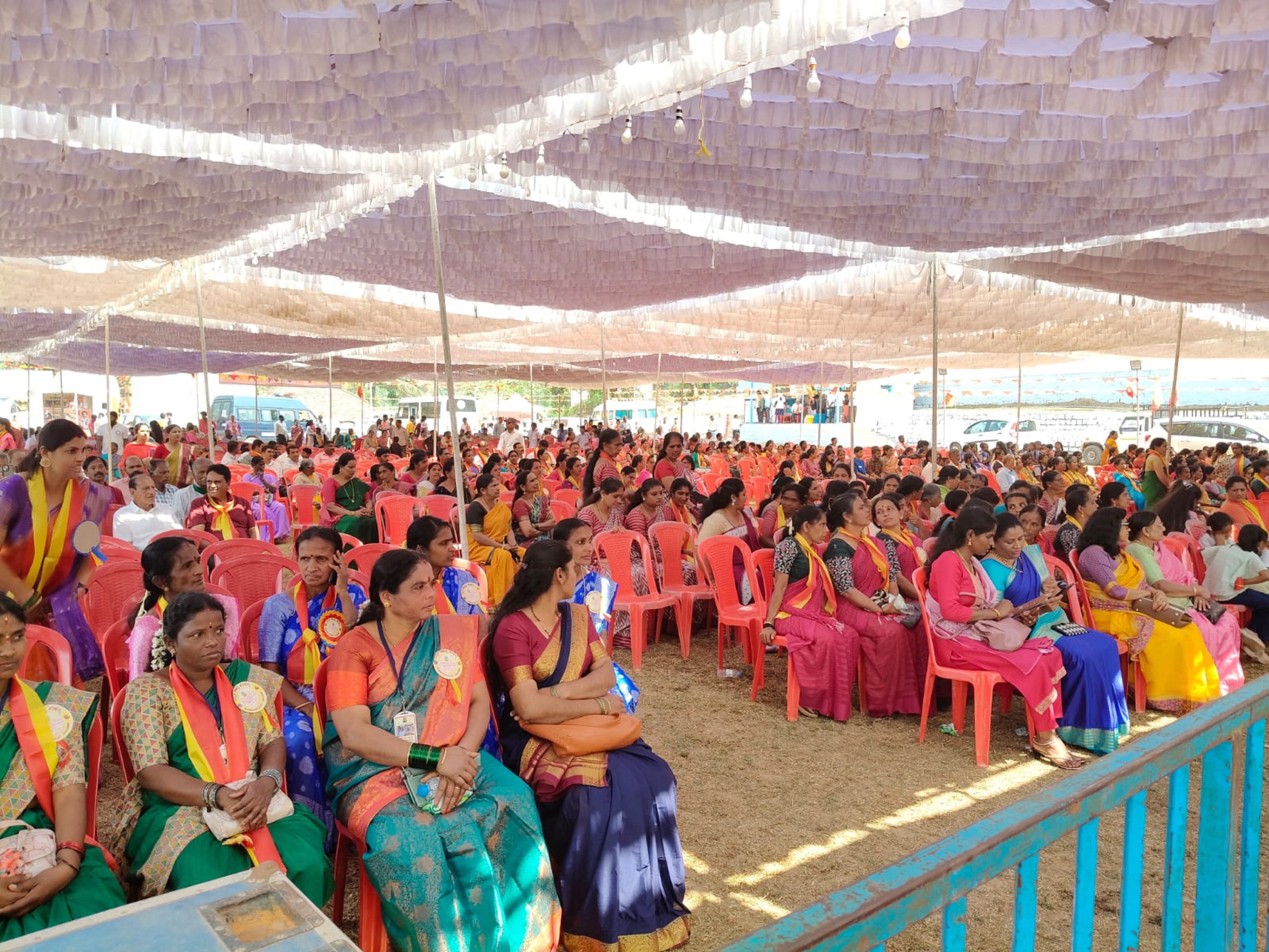 ಸಮ್ಮೇಳನದಲ್ಲಿ ಭಾಗವಹಿಸಿದ್ದ ಸಾಹಿತ್ಯಾಸಕ್ತರು