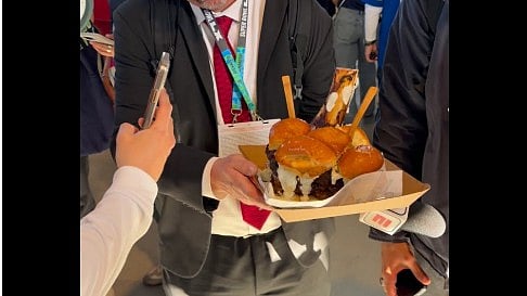 ಒಂದು ಬರ್ಗರ್‌ ಬೆಲೆ ₹17 ಸಾವಿರ: ಎಲ್ಲಿ ಸಿಗುತ್ತದೆ ಗೊತ್ತಾ?