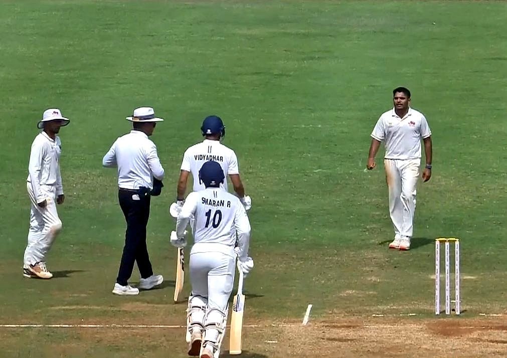 ‘ವಿದ್ಯಾಧರ ರೀತಿ ತಾಳ್ಮೆ ಇರಲಿ’ ಸಂಚಾರ ನಿಯಮ ಕುರಿತು ಹುಬ್ಬಳ್ಳಿ ಪೊಲೀಸರ ಜಾಗೃತಿ