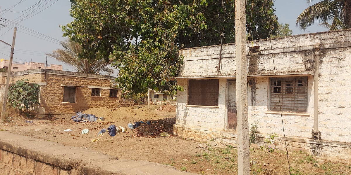 ಬಾದಾಮಿ: ವಸತಿ ಗೃಹ ಅಕ್ರಮ ಚಟುವಟಿಕೆಗಳ ತಾಣ