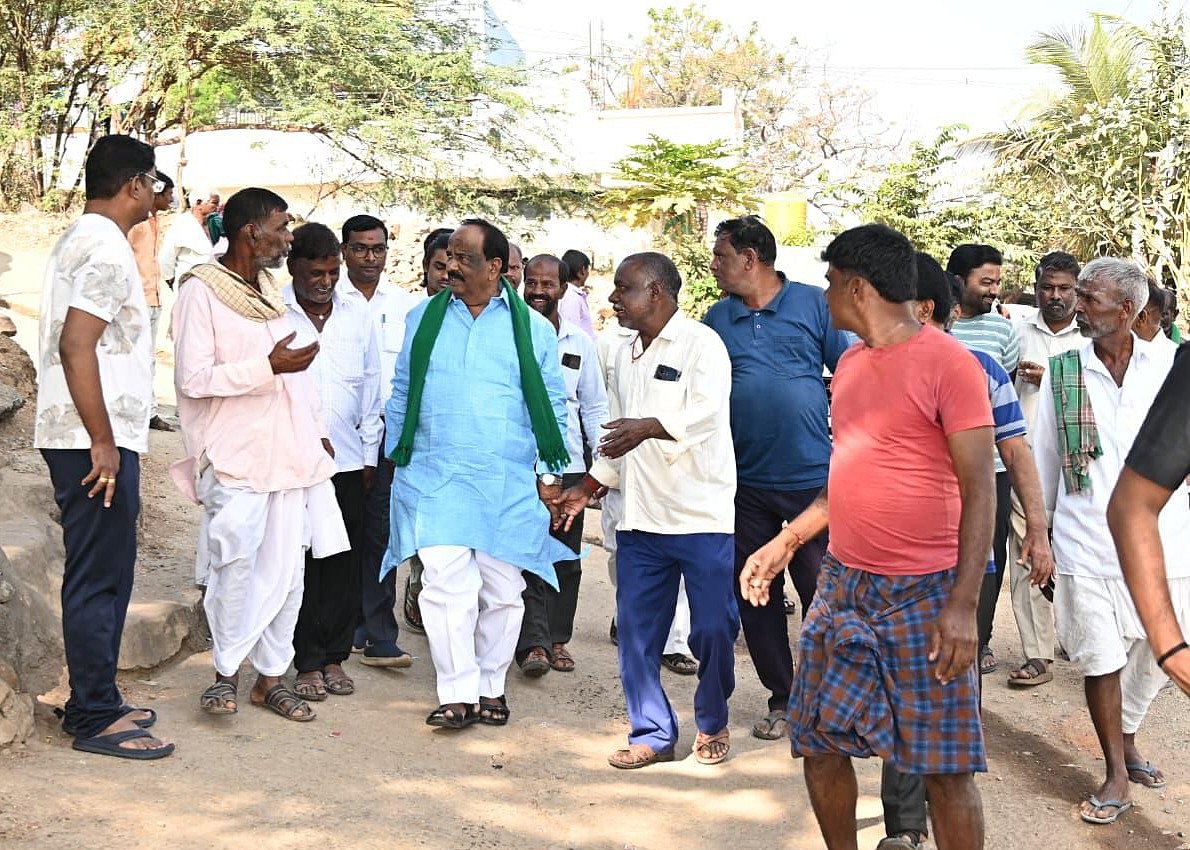 ನವಲಗುಂದ| ದಾಖಲೆ ಇಲ್ಲದ ನಿವಾಸಿಗಳಿಗೆ ಹಕ್ಕುಪತ್ರ ವಿತರಿಸಲು ನಿರ್ಧಾರ: ಕೋನರಡ್ಡಿ