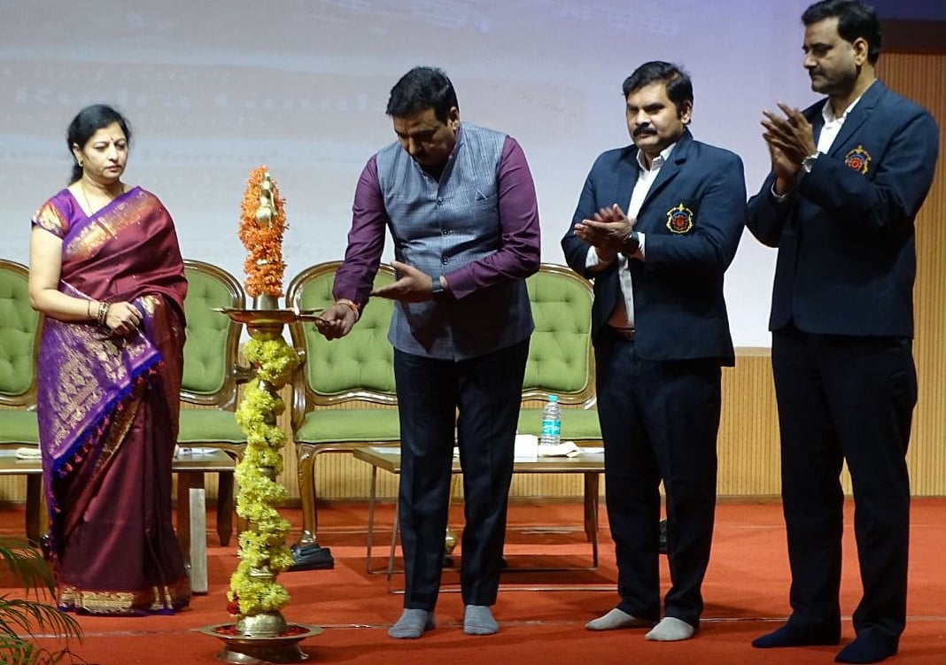 ಸಂಡೂರು| ಮಕ್ಕಳು ಸಾಮಾಜಿಕ ಜಾಲತಾಣಗಳಿಂದ ಅಂತರ ಕಾಯ್ದುಕೊಳ್ಳಲಿ: ಬಿ. ರುದ್ರಗೌಡ