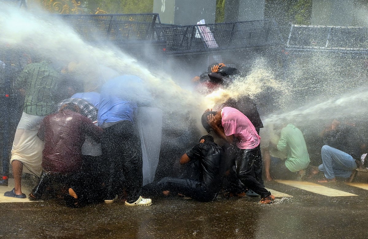 ಎಸ್‌ಎಫ್‌ಐ ಪ್ರತಿಭಟನೆ: ಕೇರಳ ವಿಶ್ವವಿದ್ಯಾಲಯದಲ್ಲಿ  ಉದ್ವಿಗ್ನ ಪರಿಸ್ಥಿತಿ