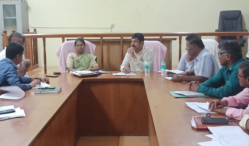 ಹಾವೇರಿ| ಹಕ್ಕುಪತ್ರ ವಿತರಣೆಗೆ ಸಕಲ ಸಿದ್ದತೆ ಅವಶ್ಯ: ರುದ್ರಪ್ಪ ಲಮಾಣಿ ಸೂಚನೆ