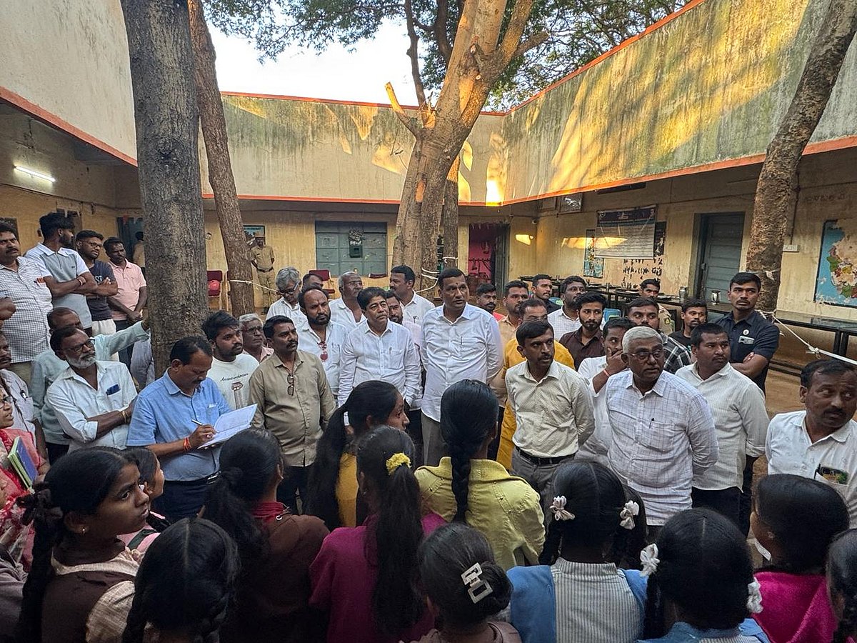 ಹುಮನಾಬಾದ್: ವಿಚಿತ್ರ ಆಕೃತಿ ಕಂಡು ಹೆದರಿದ ವಿದ್ಯಾರ್ಥಿಗಳು