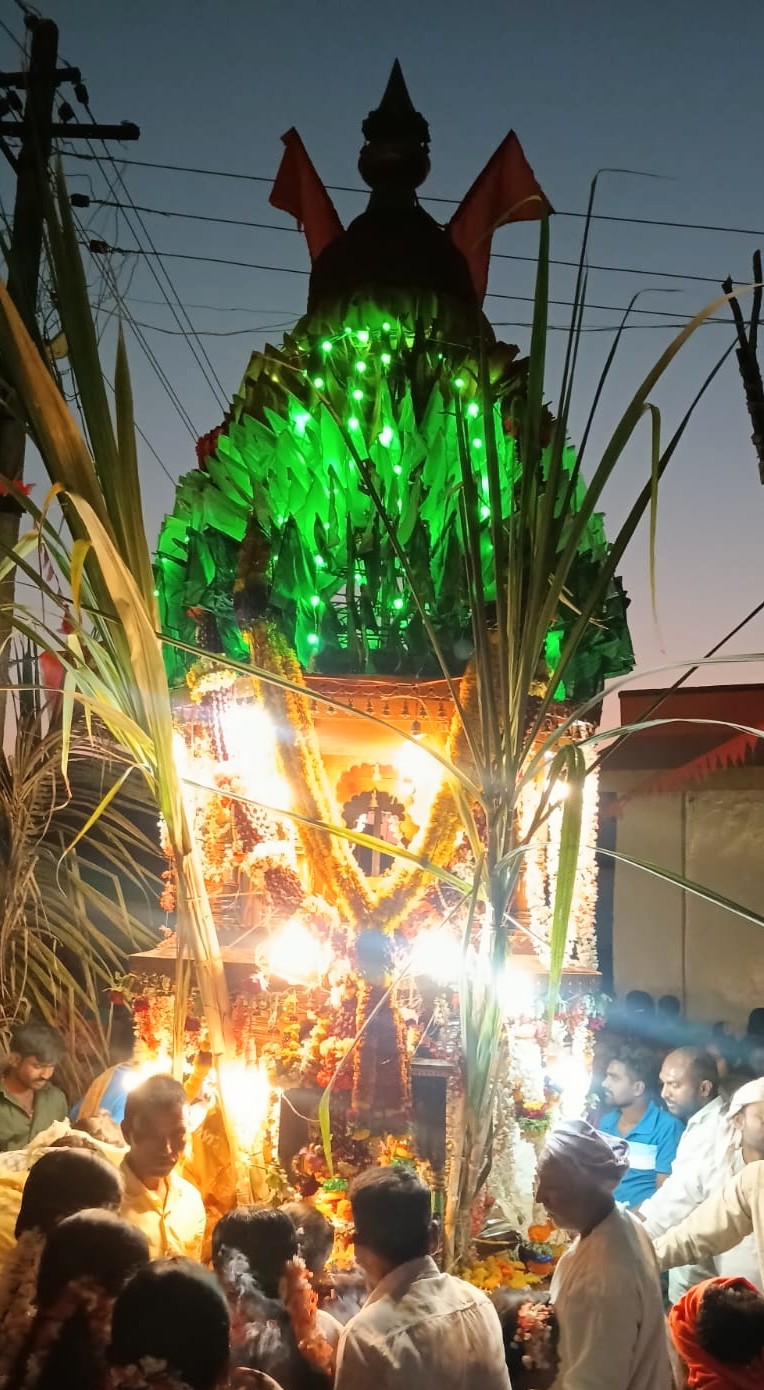 ಕುಂದಗೋಳ ತಾಲ್ಲೂಕಿನ ಪಶುಪತಿಹಾಳ ಗ್ರಾಮದ ಬಾಲಲೀಲಾ ಮಹಾಂತ ಶಿವಯೋಗಿಗಳ ಮಠದ ರಥೋತ್ಸವ ಬುಧವಾರ ಜರುಗಿತು