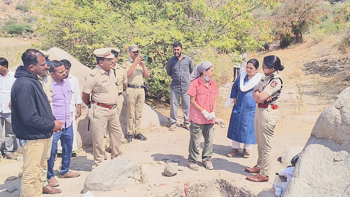 ತೆಕ್ಕಲಕೋಟೆ: ಉತ್ಖನನ ಅಂತಿಮ ಹಂತದ ಕಾರ್ಯಾಚರಣೆ 