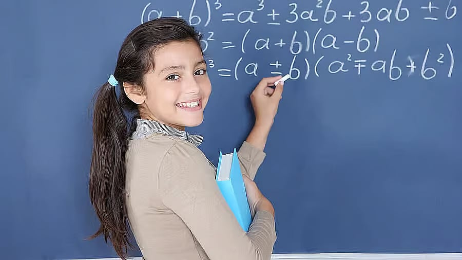 SSLC Exam | ಮಾದರಿ ಪ್ರಶ್ನೆ ಪತ್ರಿಕೆ ಗಣಿತ–ಇಂಗ್ಲಿಷ್ ಮಾಧ್ಯಮ