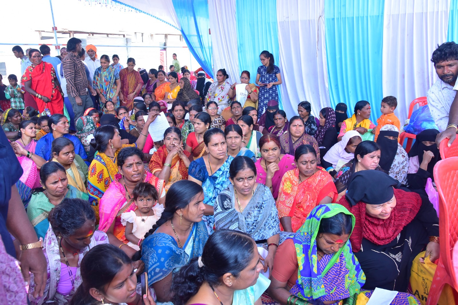 11ಎಸ್ಎಚ್ಪಿ 1(2): ಶೆಡ್ ನಿರ್ಮಿಸಿಕೊಂಡ ಫಲಾನುಭವಿಗಳು ಕಾರ್ಯಕ್ರಮದಲ್ಲಿ ಭಾಗವಹಿಸಿದ್ದರು