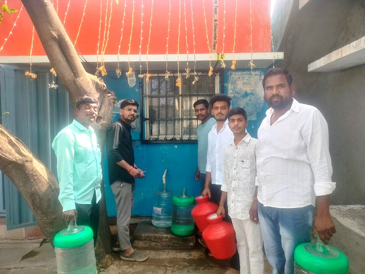 ಚಿಂಚೋಳಿ: ನೀರಿನ ಘಟಕ ನಿರ್ವಹಣೆಯ ಭಗೀರಥರು ಇವರು