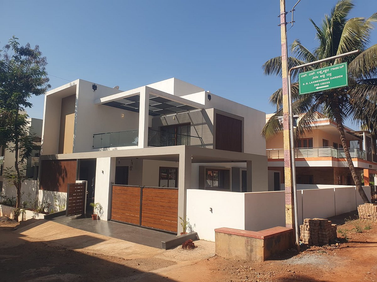 ಧಾರವಾಡ: ರಾಜ್ಯ ಸರ್ಕಾರಿ ನೌಕರರ ಸಂಘದ ಜಲ್ಲಾಧ್ಯಕ್ಷರ ಮನೆ ಮೇಲೆ ಲೋಕಾಯುಕ್ತ ದಾಳಿ