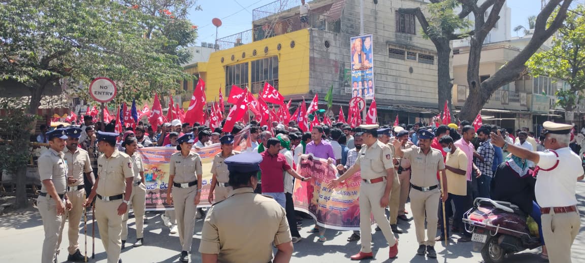 ಹೊಸಕೋಟೆಯಲ್ಲಿ ಹೋರಾಟಕ್ಕೆ ಪೊಲೀಸರ ಪಹರೆ