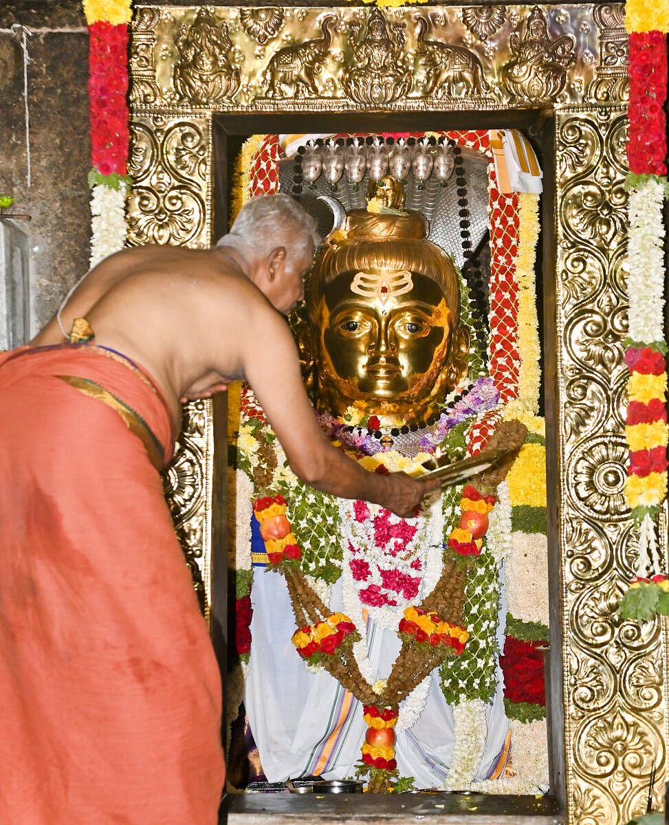 ಮಹಾಶಿವರಾತ್ರಿ: ಮೈಸೂರಿನ ತ್ರಿನೇಶ್ವರಸ್ವಾಮಿಗೆ ‘ಚಿನ್ನದ ಕೊಳಗ’