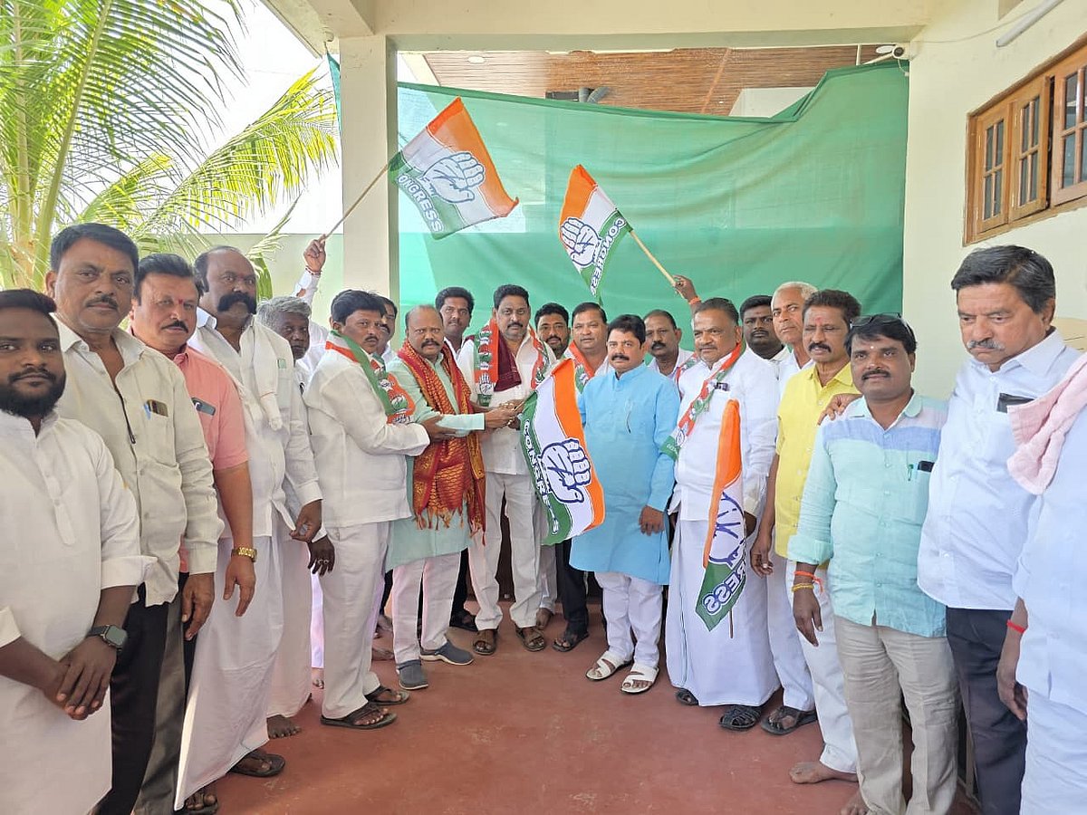 ಸಿರುಗುಪ್ಪ: ಬಿಜೆಪಿ ಮುಖಂಡರು ಕಾಂಗ್ರೆಸ್ ಪಕ್ಷಕ್ಕೆ ಸೇರ್ಪಡೆ