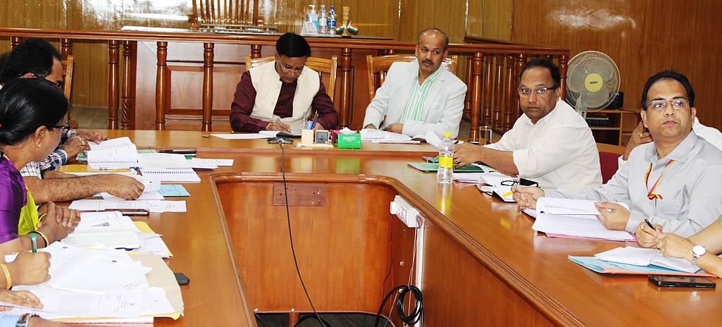 ಬಾಗಲಕೋಟೆ | ಹಾವು, ನಾಯಿ ಕಡಿತ ಕಡಿಮೆ ಮಾಡಲು ಕ್ರಮವಹಿಸಿ: ಡಿಸಿ 