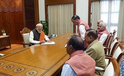 ಉದ್ಘಾಟನಾ ಸಮಾರಂಭದಲ್ಲಿ ವಸತಿ ಮತ್ತು ನಗರ ವ್ಯವಹಾರಗಳ ಸಚಿವ ಮನೋಹರ್ ಲಾಲ್, ಪ್ರಧಾನಿ ಕಾರ್ಯಾಲಯದ ರಾಜ್ಯ ಸಚಿವ ಜಿತೇಂದ್ರ ಸಿಂಗ್ ಮತ್ತು ಪ್ರಧಾನಿ ಕಾರ್ಯಾಲಯದ ಅಧಿಕಾರಿಗಳು ಉಪಸ್ಥಿತರಿದ್ದರು.