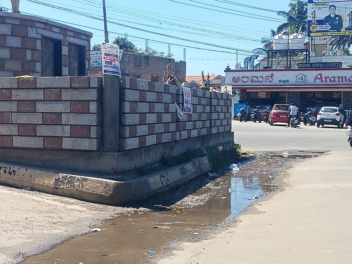 
ಚಿಕ್ಕಮಗಳೂರು: ಜ್ಯೋತಿ ನಗರದಲ್ಲಿ ಎಲ್ಲೆಲ್ಲೂ ಪ್ಲಾಸ್ಟಿಕ್ ತ್ಯಾಜ್ಯ