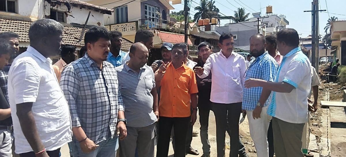 ಬೇಲೂರು: ಕಾಂಗ್ರೆಸ್‌, ಬಿಜೆಪಿ, ಜೆಡಿಎಸ್‌ ಮುಖಂಡರ ಮಧ್ಯೆ ವಾಗ್ವಾದ