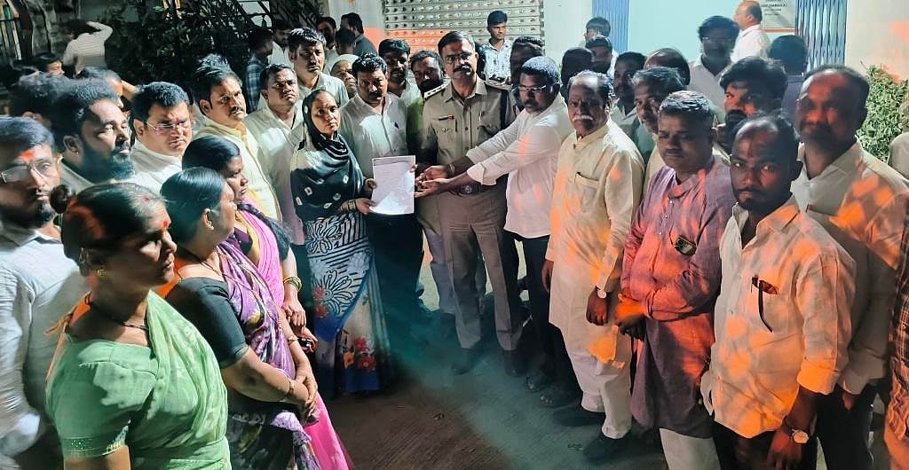 ವಿಜಯಪುರ: ಲವ್ ಜಿಹಾದ್ ತಡೆಯಲು ಆಗ್ರಹ