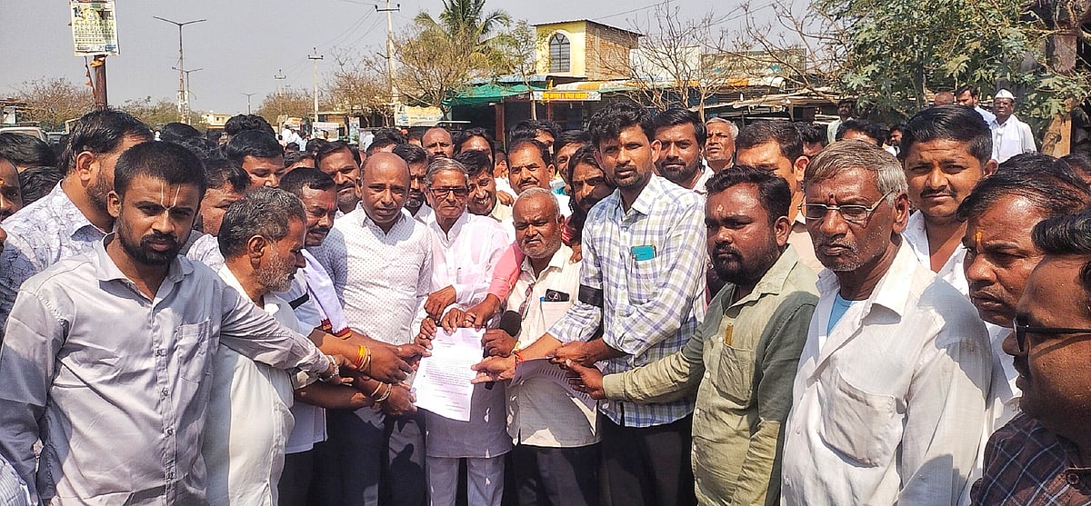 ಹುಲಸೂರ| ಶ್ರೀರಾಮನ ಅವಹೇಳನ ಆರೋಪ ಪ್ರಕರಣ: ಅಂಗಡಿ ಮುಂಗಟ್ಟು ಸ್ವಯಂ ಪ್ರೇರಿತ ಬಂದ್