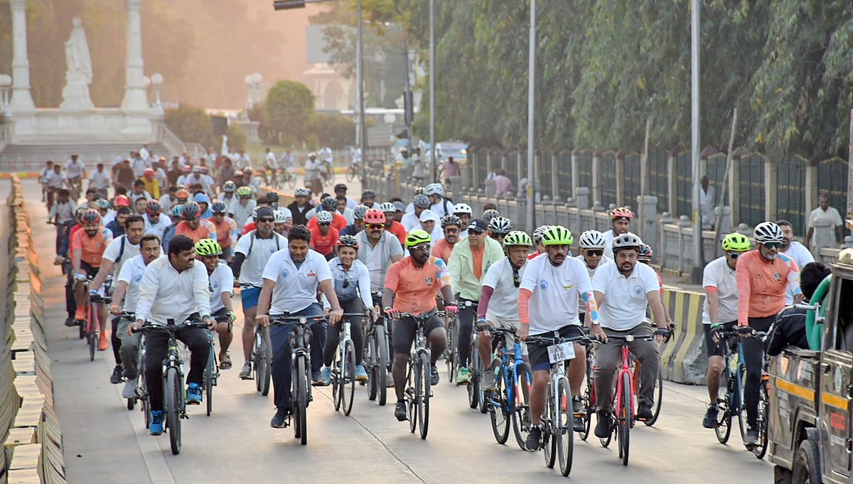 ಸ್ವಚ್ಛ ಮೈಸೂರುರಿಗಾಗಿ ಸೈಕಲ್ ಜಾಥಾ: 350ಕ್ಕೂ ಹೆಚ್ಚು ಜನರು ಭಾಗಿ
