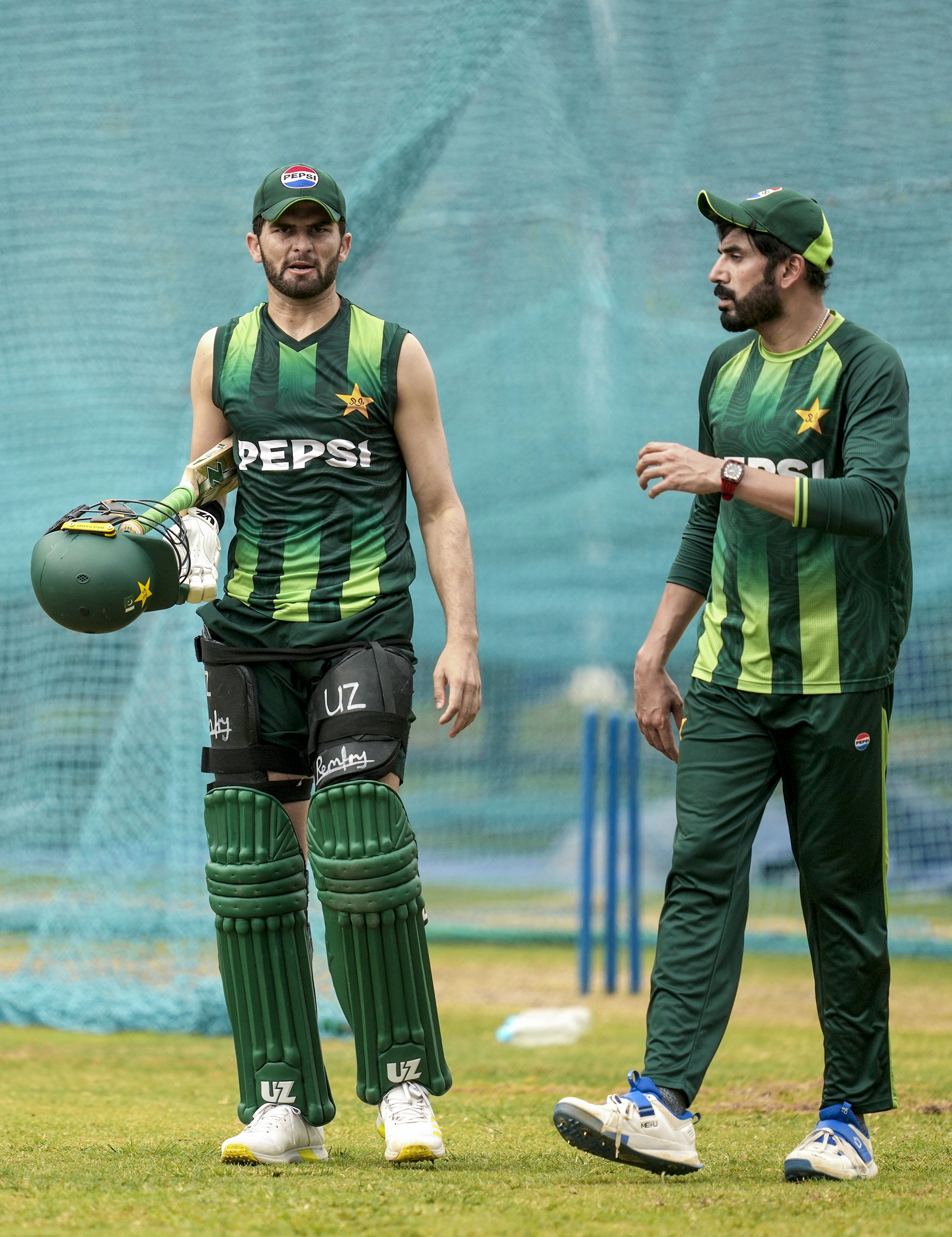 ಪಾಕಿಸ್ತಾನ ತಂಡದ ವೇಗಿ ಶಹೀನ್ ಶಾ ಅಫ್ರಿದಿ ಮತ್ತು ಸ್ಪಿನ್ನರ್ ಉಸ್ಮಾನ್ ತಾರೀಖ್ 