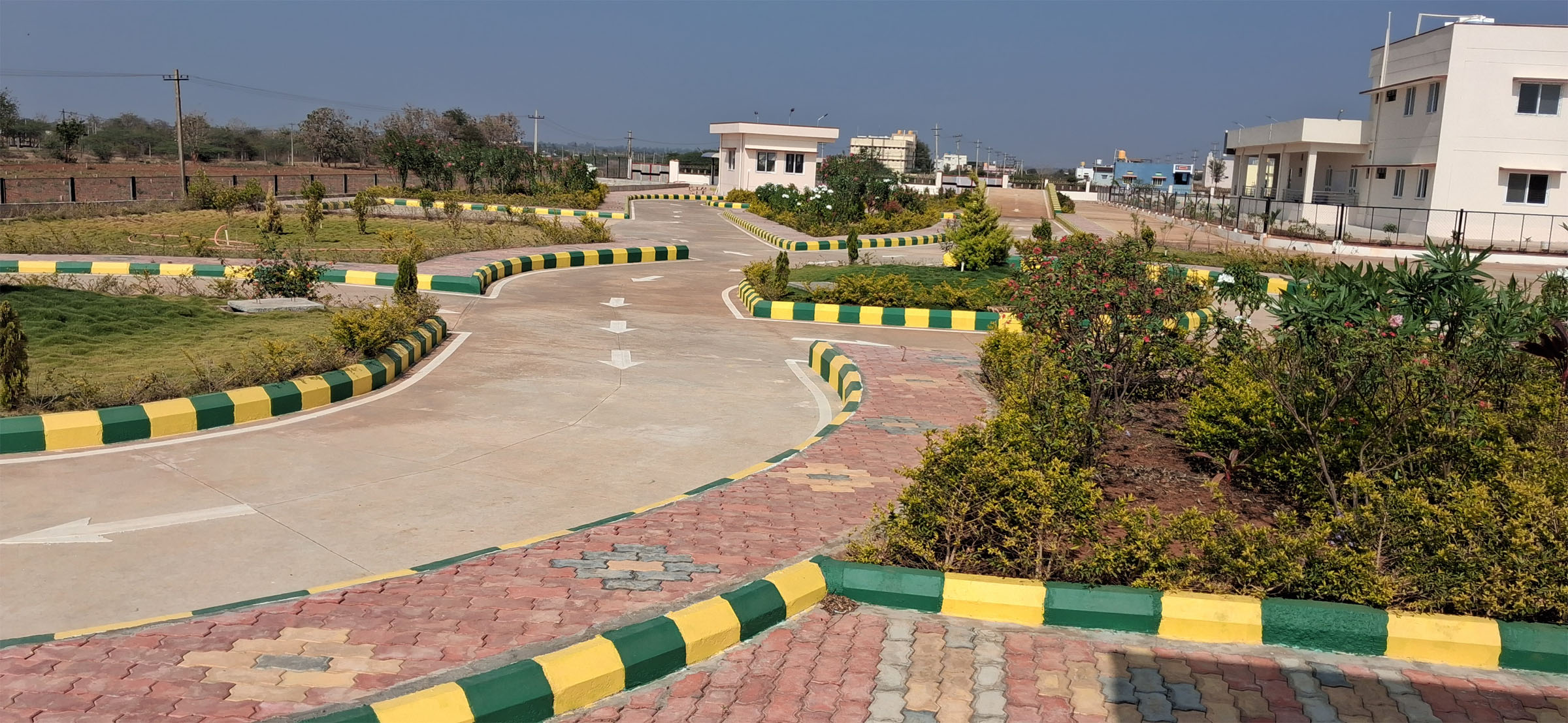 ಸಹಾಯಕ ಪ್ರಾದೇಶಿಕ ಸಾರಿಗೆ ಅಧಿಕಾರಿಗಳ ಕಚೇರಿಯ ಆವರಣದಲ್ಲಿ ವಾಹನಗಳ ಚಾಲನೆ ಮತ್ತು ಟೆಸ್ಟ್‌ ಡ್ರೈವ್‌ಗೆ ನಿರ್ಮಿಸಿದ ನೂತನ ಟ್ರ್ಯಾಕ್‌.