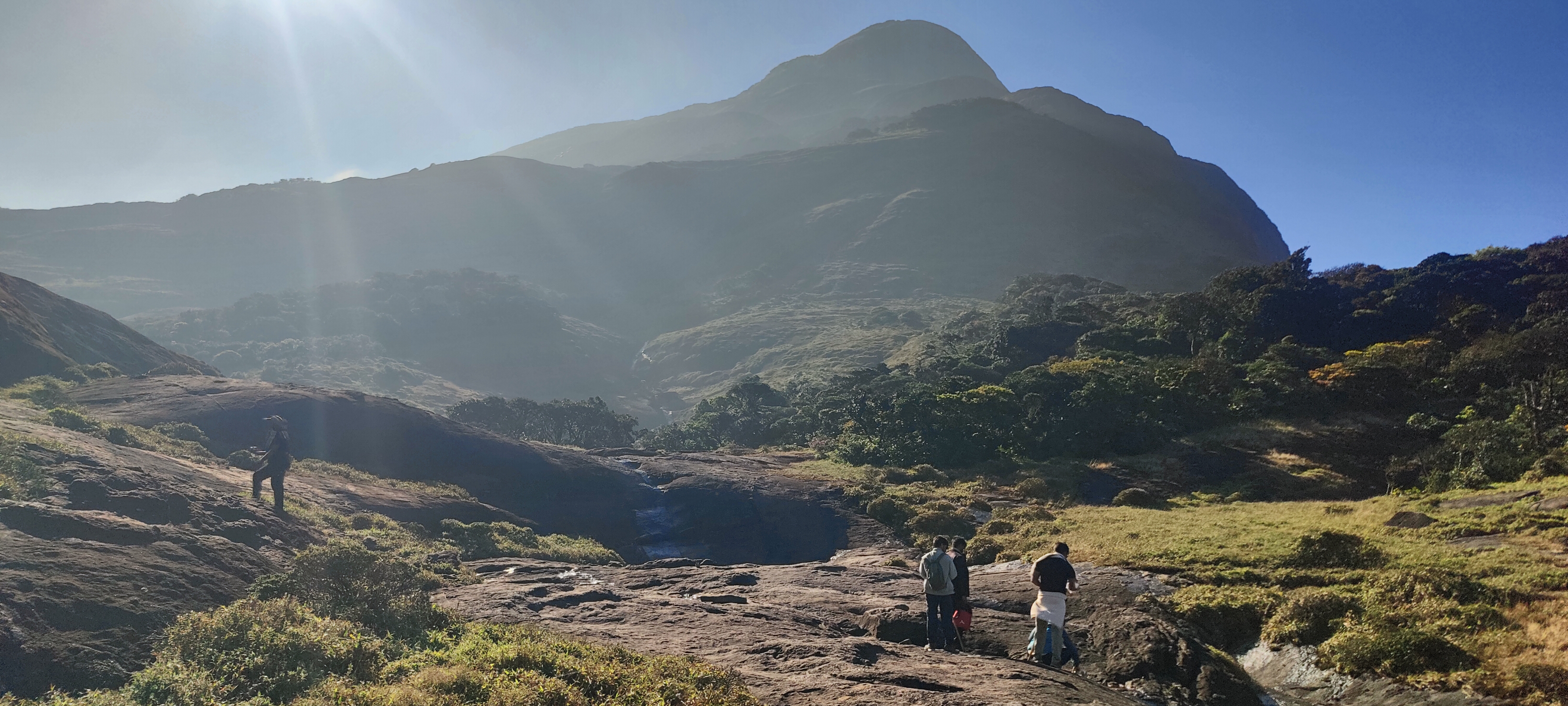 ಮುಂಜಾನೆಯ ಚಾರಣ